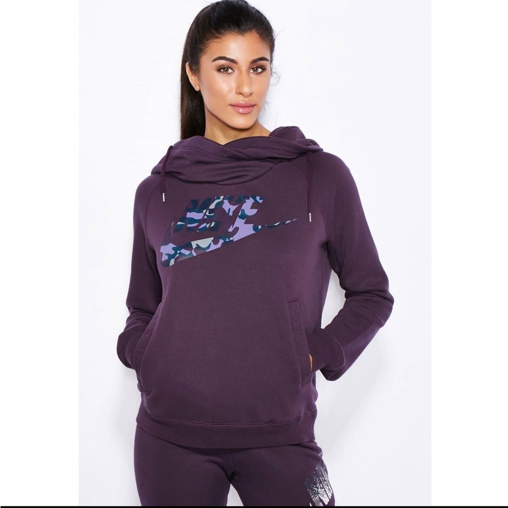 Nike Rally  Funnel Hoodie